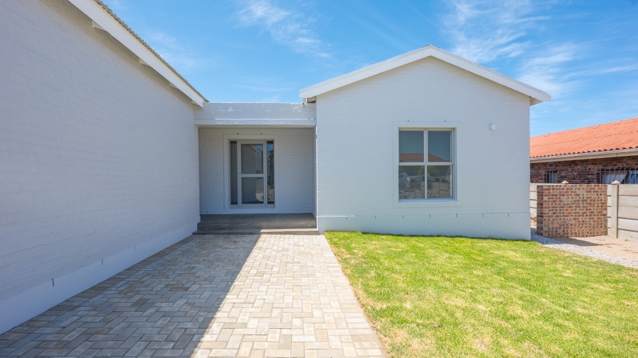 3 Bedroom Property for Sale in Struisbaai Western Cape